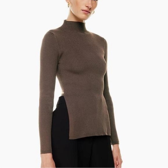 NWOT Aritiza sweater, never worn size XS - Picture 2 of 5